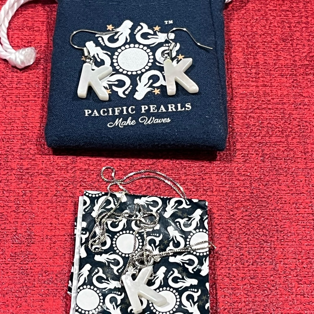 PACIFIC PEARLS NWOT AUTHENTIC MOTHER-OF-PEARL ‘K’ INITIALS NECKLACE/EARRINGS SET